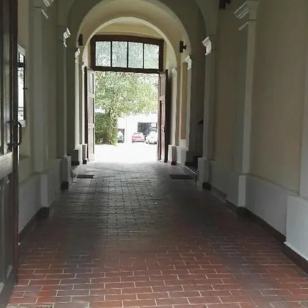 Leonardo Apartment *